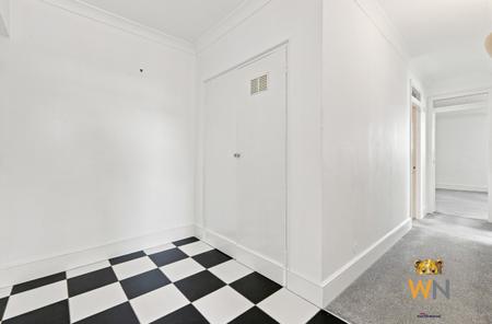 2 bedroom Apartment for sale in Thorndon Park, Ingrave, Brentwood, CM13