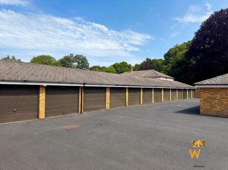 2 bedroom Apartment for sale in Thorndon Park, Ingrave, Brentwood, CM13