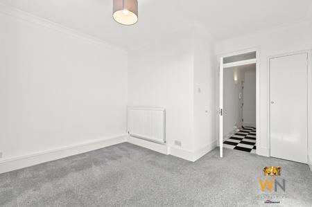 2 bedroom Apartment for sale in Thorndon Park, Ingrave, Brentwood, CM13