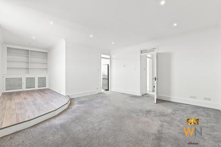 2 bedroom Apartment for sale in Thorndon Park, Ingrave, Brentwood, CM13