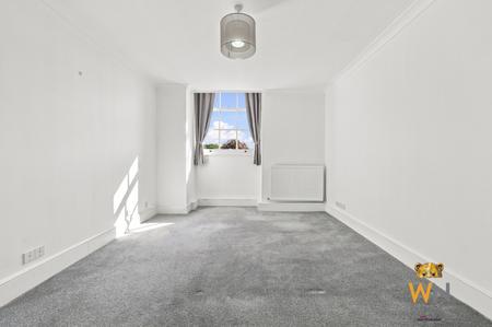 2 bedroom Apartment for sale in Thorndon Park, Ingrave, Brentwood, CM13