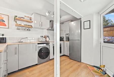 2 bedroom Semi-detached house for sale in Van Diemans Road, Chelmsford, CM2