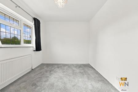3 bedroom End of terrace house for sale in Wainwright Avenue, Hutton, CM13