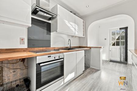 3 bedroom End of terrace house for sale in Wainwright Avenue, Hutton, CM13