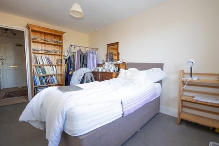 1 bedroom Flat for sale in Uplands Road, Warley, Brentwood, CM14