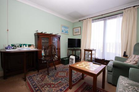 1 bedroom Flat for sale in Uplands Road, Warley, Brentwood, CM14