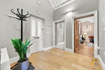 2 bedroom Apartment for sale in The Galleries, Warley, Brentwood, CM14