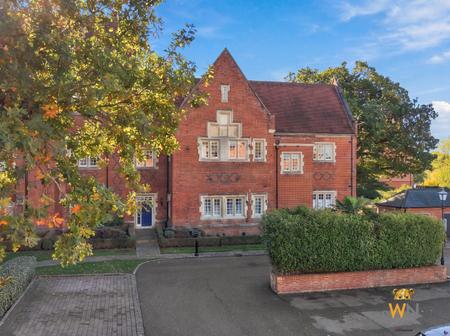 2 bedroom Apartment for sale in The Galleries, Warley, Brentwood, CM14