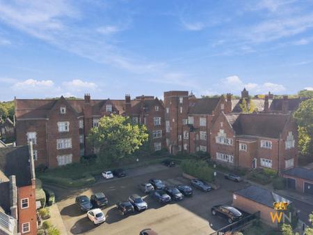 2 bedroom Apartment for sale in The Galleries, Warley, Brentwood, CM14