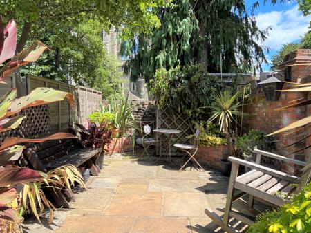 2 bedroom Terraced House to let in Alfred Road, Brentwood, CM14