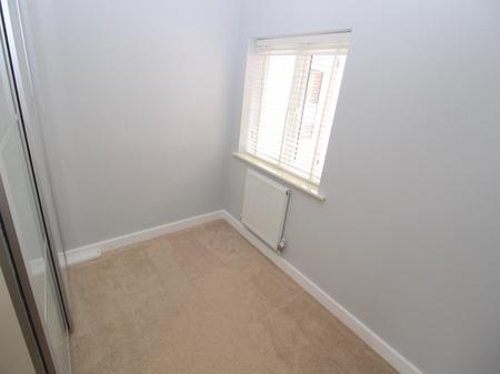 3 bedroom Flat to let in Buttercross Lane, Epping, CM16