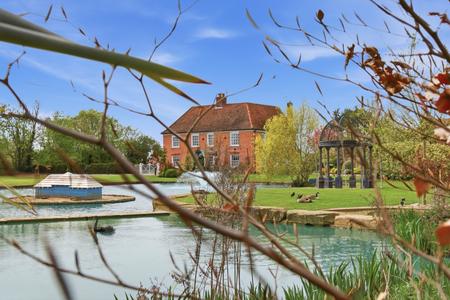 4 bedroom Detached house to let in Ramsden Bellhouse