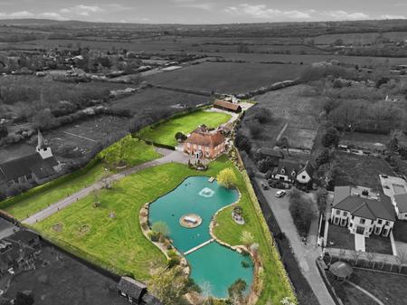 4 bedroom Detached house to let in Ramsden Bellhouse