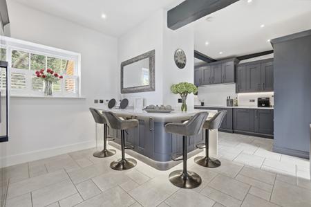 4 bedroom Detached house to let in Ramsden Bellhouse