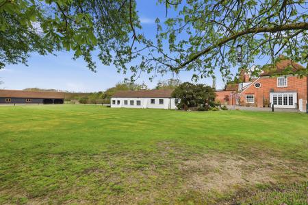 4 bedroom Detached house to let in Ramsden Bellhouse