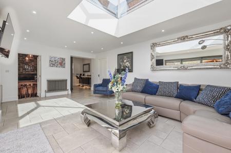 4 bedroom Detached house to let in Ramsden Bellhouse