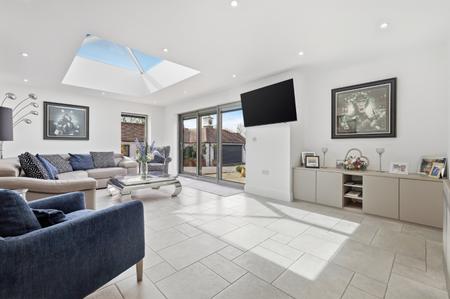4 bedroom Detached house to let in Ramsden Bellhouse