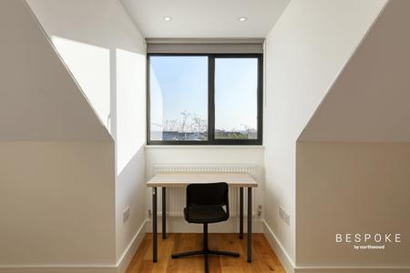 1 bedroom House share to let in Hubbard Close, Hornchurch, RM11