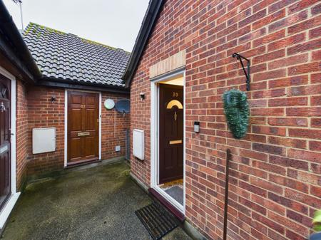 1 bedroom Flat to let in Inkerpole Place, Chelmsford, CM2