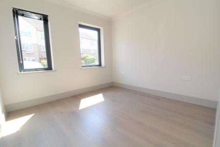 1 bedroom Ground floor flat to let in Lower Southend Road, Wickford, SS11