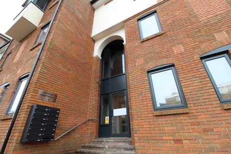 1 bedroom Ground floor flat to let in Lower Southend Road, Wickford, SS11