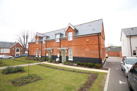 2 bedroom Semi-detached house to let in Mary Munnion Quarter, Chelmsford, CM2