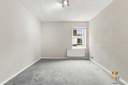 2 bedroom Flat to let in Rayleigh Road, Hutton, Brentwood, CM13