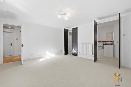 3 bedroom Flat to let in Thorndon Park, Ingrave, Brentwood, CM13