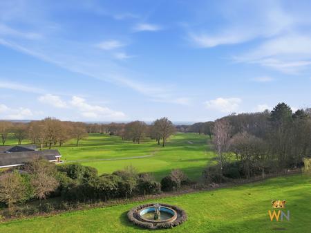 3 bedroom Flat to let in Thorndon Park, Ingrave, Brentwood, CM13