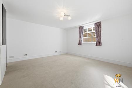 3 bedroom Flat to let in Thorndon Park, Ingrave, Brentwood, CM13