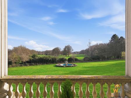 3 bedroom Flat to let in Thorndon Park, Ingrave, Brentwood, CM13