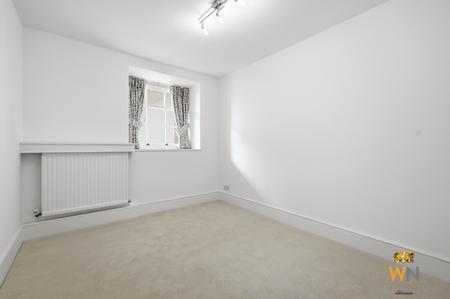 3 bedroom Flat to let in Thorndon Park, Ingrave, Brentwood, CM13