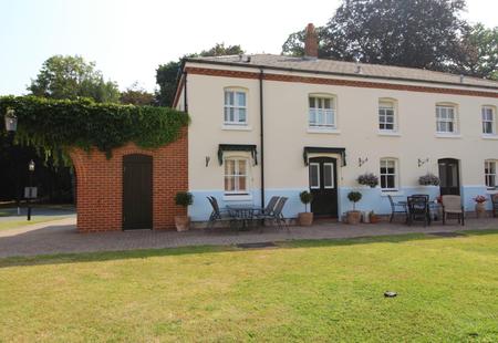 2 bedroom End of terrace house to let in Thorndon Park, Ingrave, Brentwood, CM13