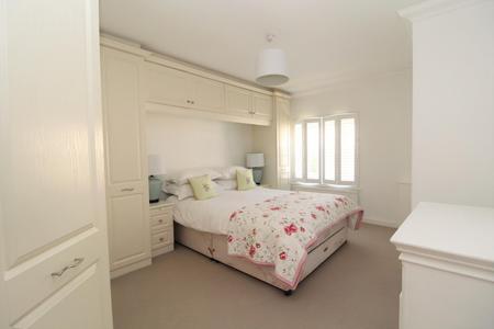 2 bedroom End of terrace house to let in Thorndon Park, Ingrave, Brentwood, CM13