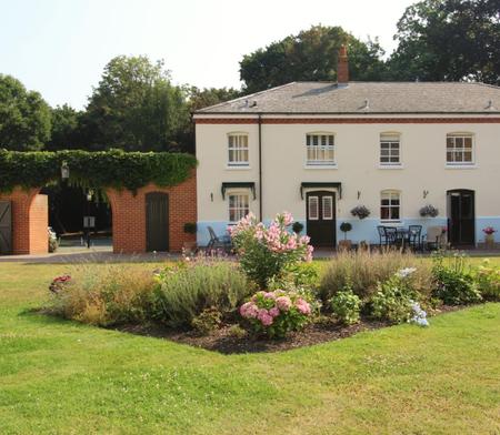 2 bedroom End of terrace house to let in Thorndon Park, Ingrave, Brentwood, CM13