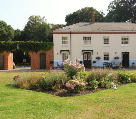 2 bedroom End of terrace house to let in Thorndon Park, Ingrave, Brentwood, CM13