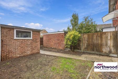 3 bedroom Terraced House to let in Uplands Drive, Springfield, Chelmsford, CM1