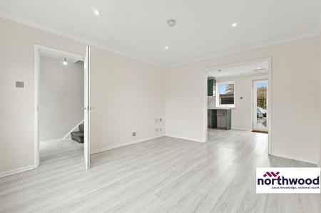 3 bedroom Terraced House to let in Uplands Drive, Springfield, Chelmsford, CM1