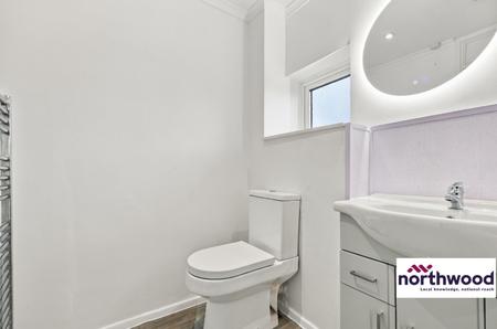 3 bedroom Terraced House to let in Uplands Drive, Springfield, Chelmsford, CM1