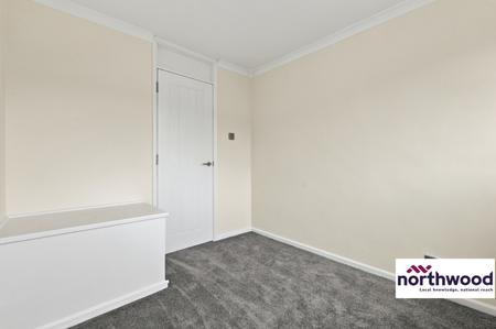 3 bedroom Terraced House to let in Uplands Drive, Springfield, Chelmsford, CM1