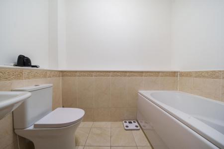 2 bedroom Flat for sale in Clarence Square, Pittville, Cheltenham, GL50