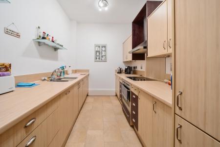 2 bedroom Flat for sale in Clarence Square, Pittville, Cheltenham, GL50