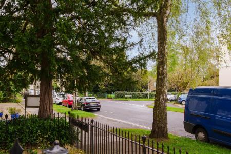 2 bedroom Flat for sale in Clarence Square, Pittville, Cheltenham, GL50