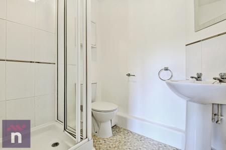 2 bedroom Flat to let in Gemini Close, Golden Valley, Cheltenham, GL51