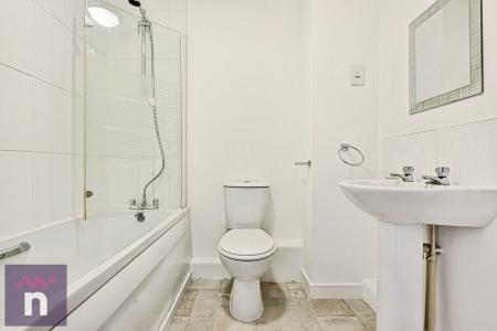 2 bedroom Flat to let in Gemini Close, Golden Valley, Cheltenham, GL51