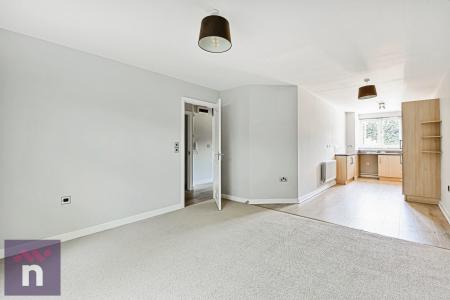 2 bedroom Flat to let in Gemini Close, Golden Valley, Cheltenham, GL51