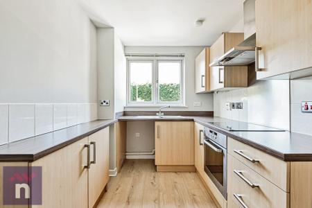 2 bedroom Flat to let in Gemini Close, Golden Valley, Cheltenham, GL51