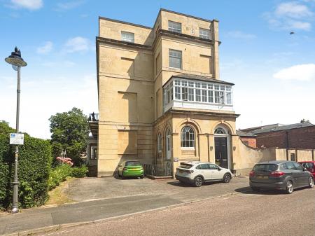 1 bedroom Flat to let in Lansdown Crescent, Lansdown, Cheltenham, GL50