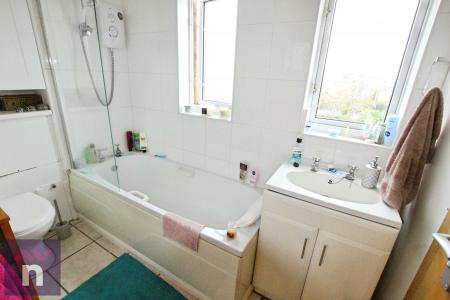 1 bedroom Studio flat to let in Tom Price Close, Fairview, Cheltenham, GL52