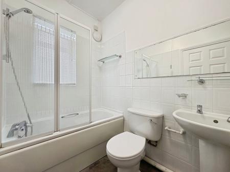 1 bedroom Studio flat to let in Lansdown Place, Cheltenham, GL50